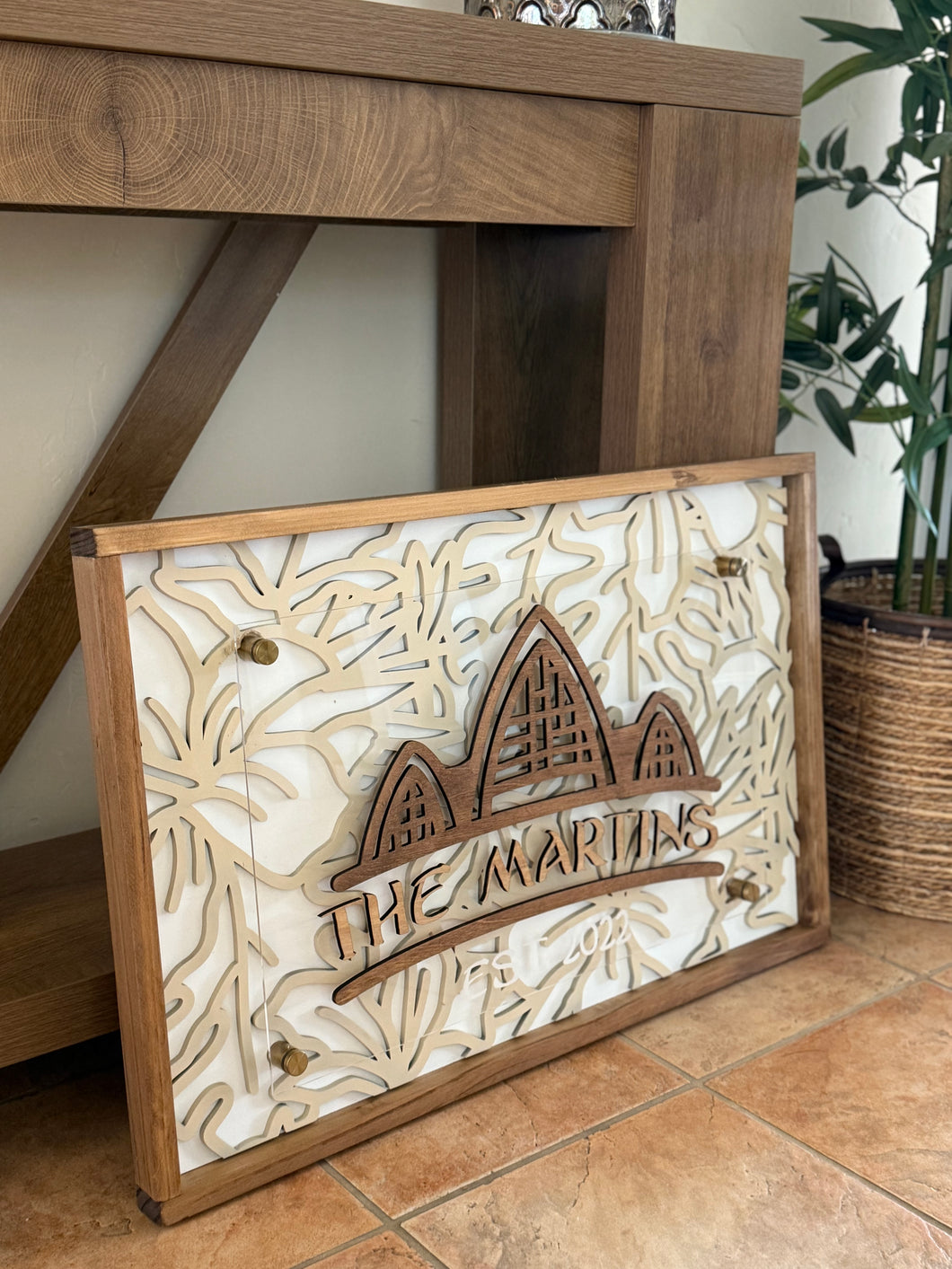 Hawaiian resort Family Sign