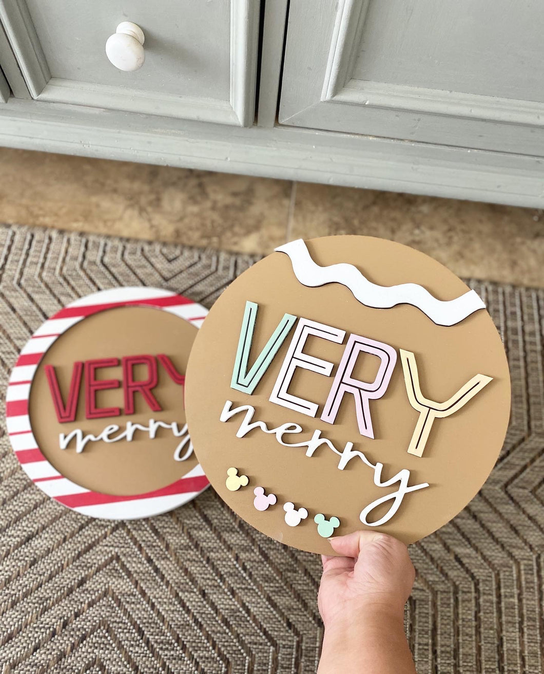 Gingerbread round sign Pastel