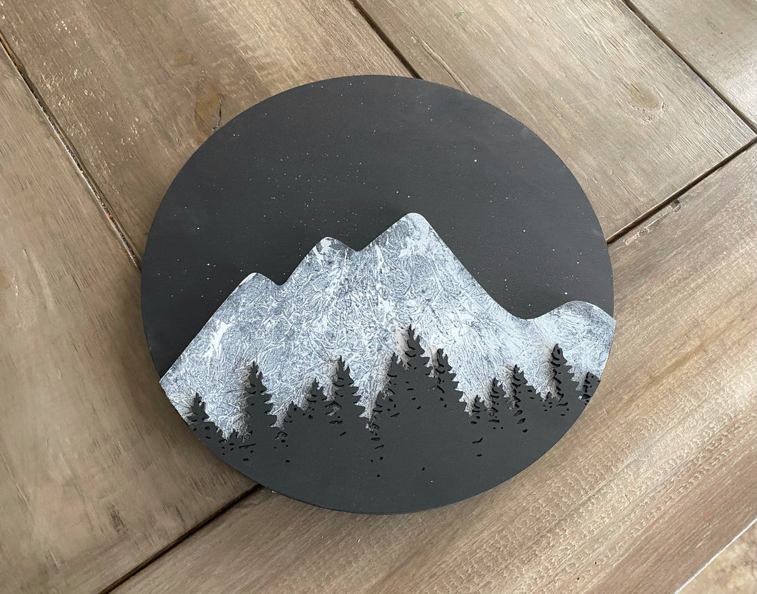 Winter Mountains Round/Black